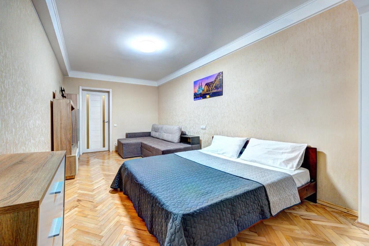 Apartments Near Ocean Plaza Druzhby Narodov Boulevard 8A Κίεβο Εξωτερικό φωτογραφία