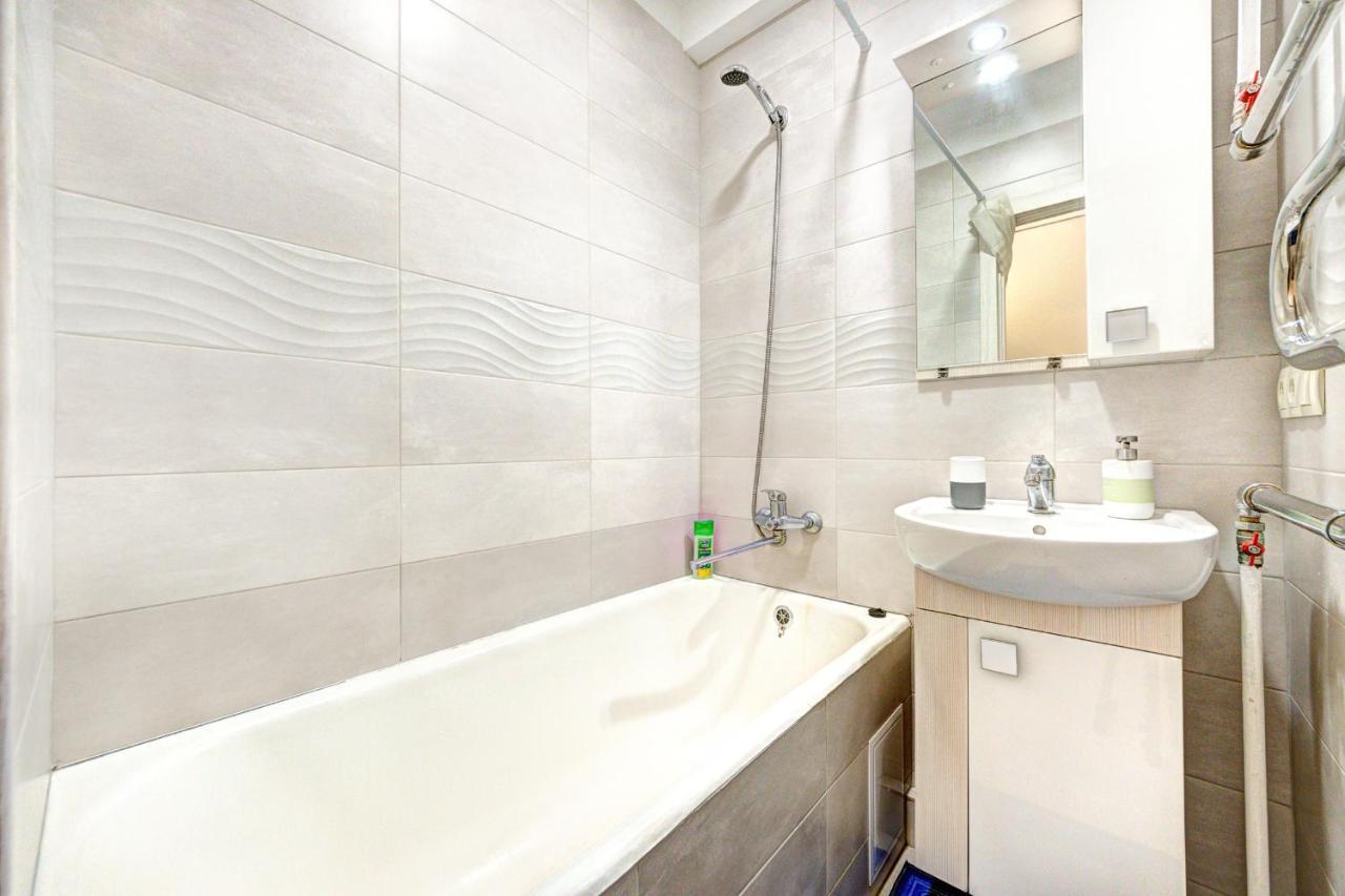 Apartments Near Ocean Plaza Druzhby Narodov Boulevard 8A Κίεβο Εξωτερικό φωτογραφία